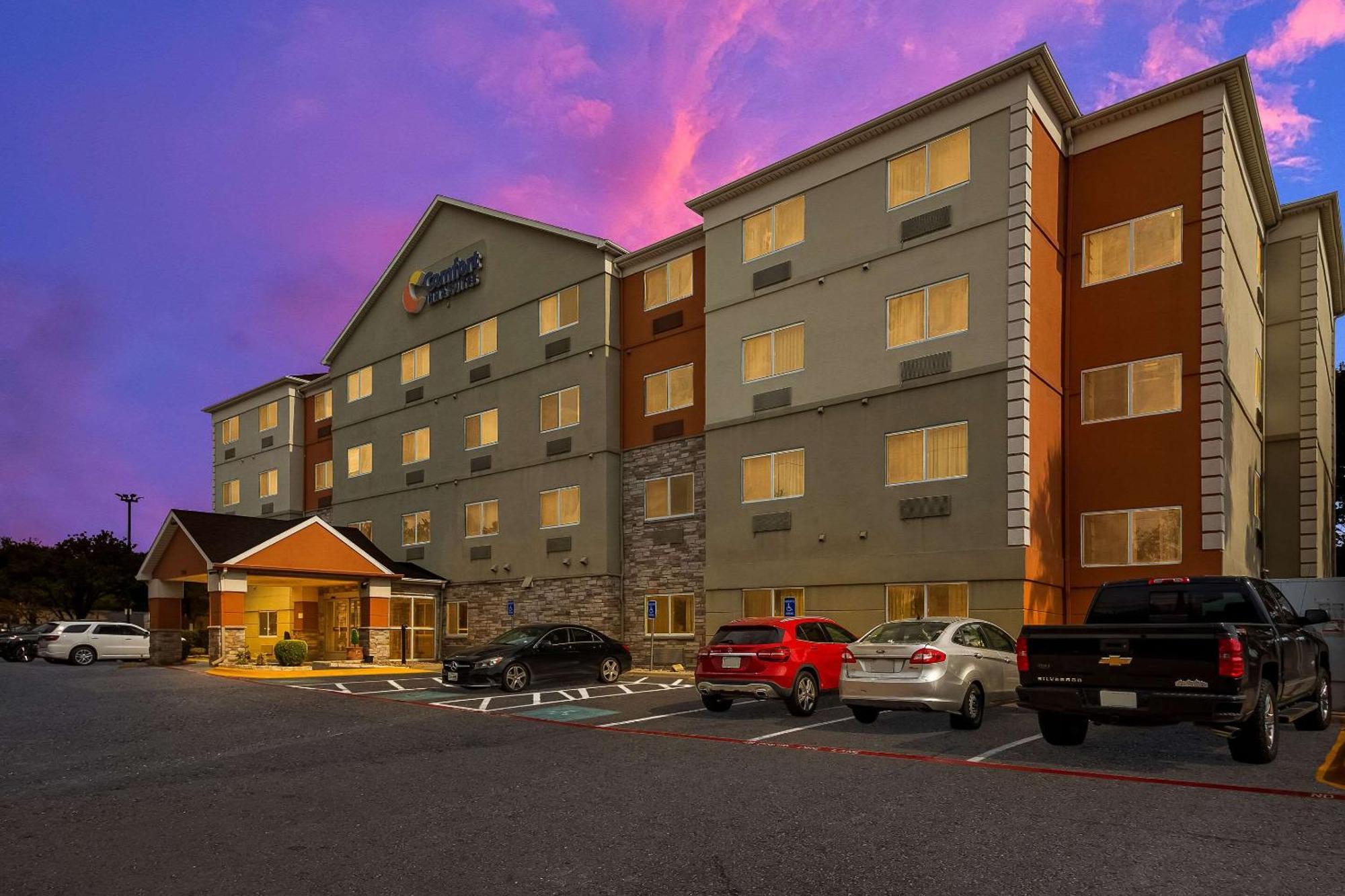 Comfort Inn & Suites Austin Exterior photo