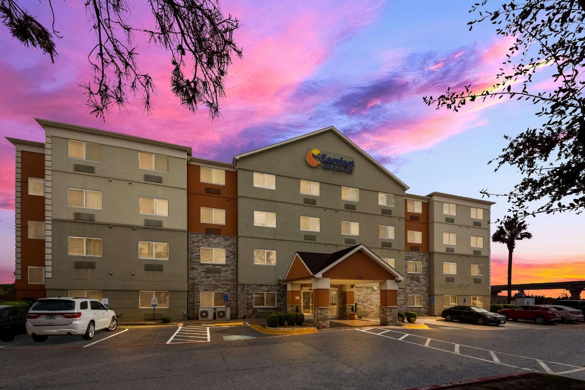 Comfort Inn & Suites Austin Exterior photo